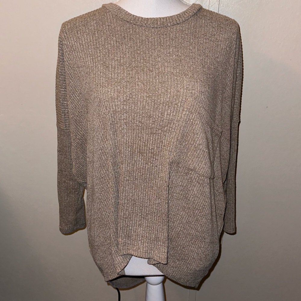 Large Carly Jean Los Angeles tan or brown Carson pocket sweater, vintage CJLA